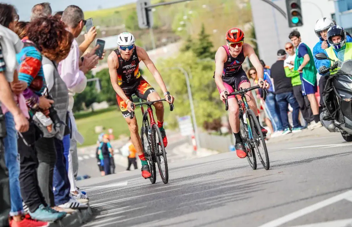 Jarno en el segmento de bici en el Campeonato de España de Duatlón junior, Alcobendas 2024