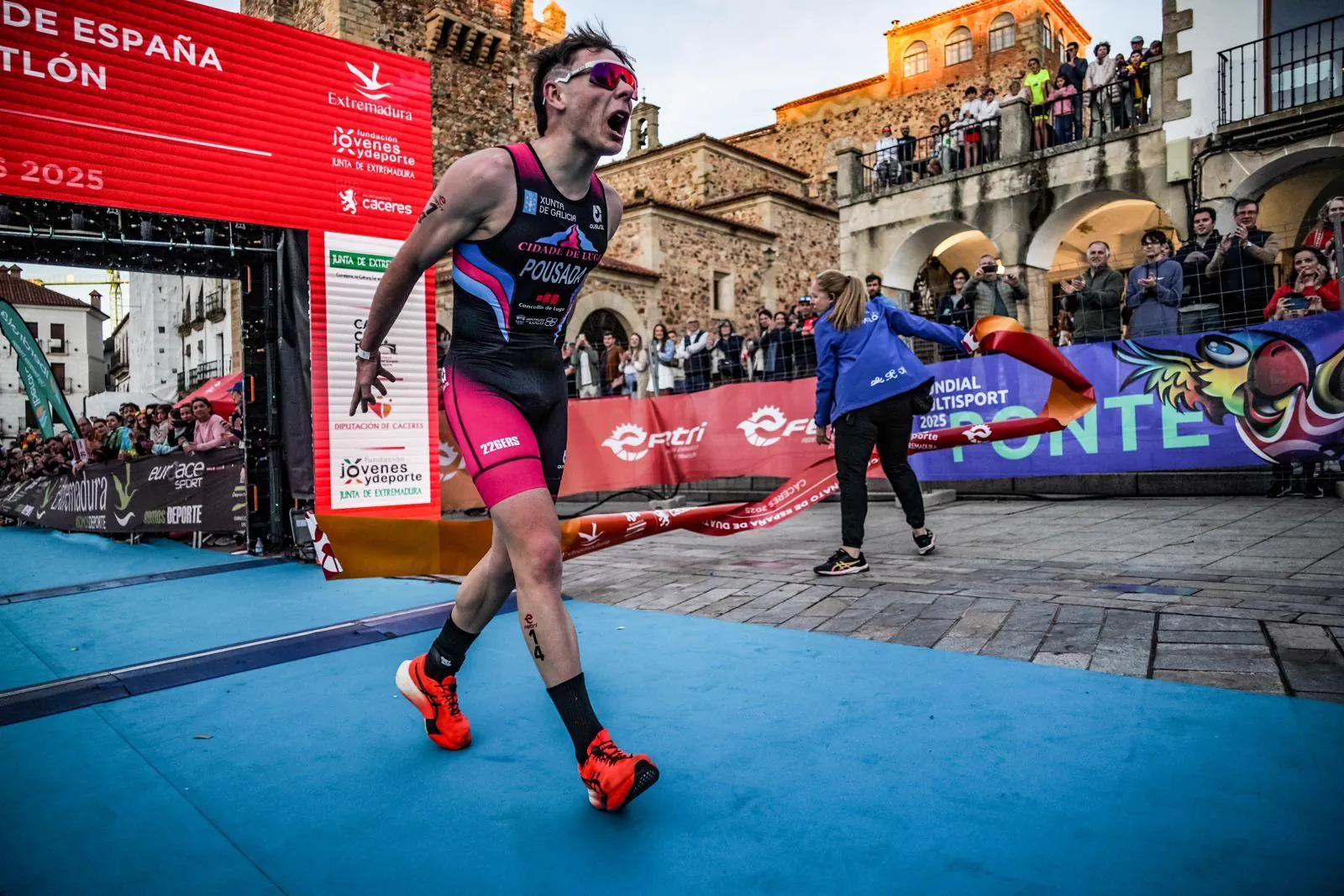 Jarno entra gritando en meta en el Campeonato de España de Duatlón, Cáceres 2025
