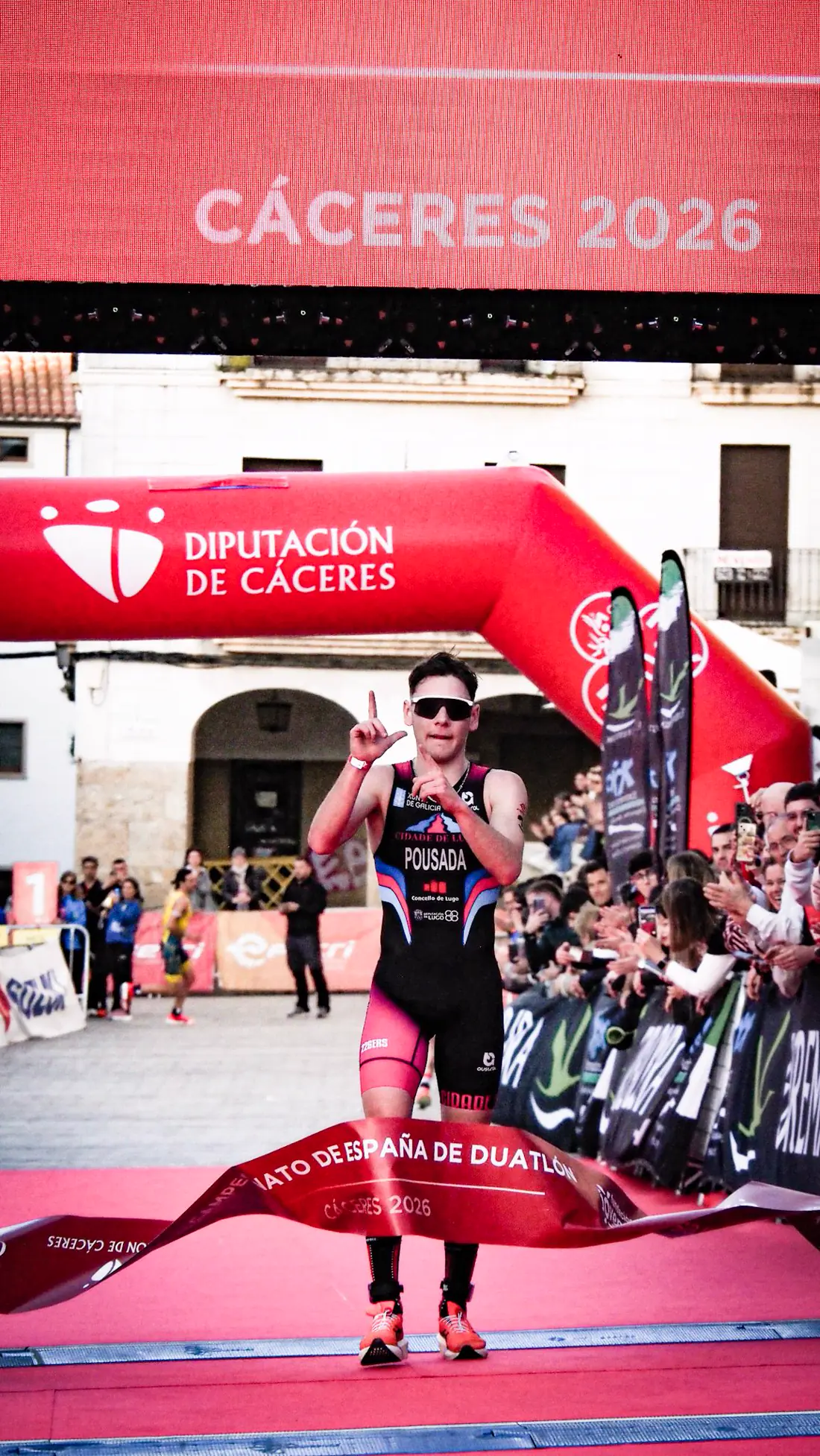 Jarno cruza la meta primero en el Campeonato de España de Duatlón, Cáceres 2026