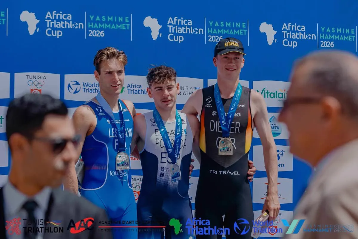 Jarno en lo más alto del podio en la Africa Triathlon Cup de Yasmine Hammamet (Túnez) 2026